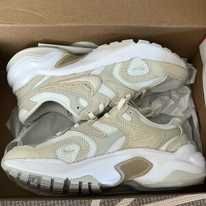 Nike AL8 Women’s Running Sneakers in Beige_size 6